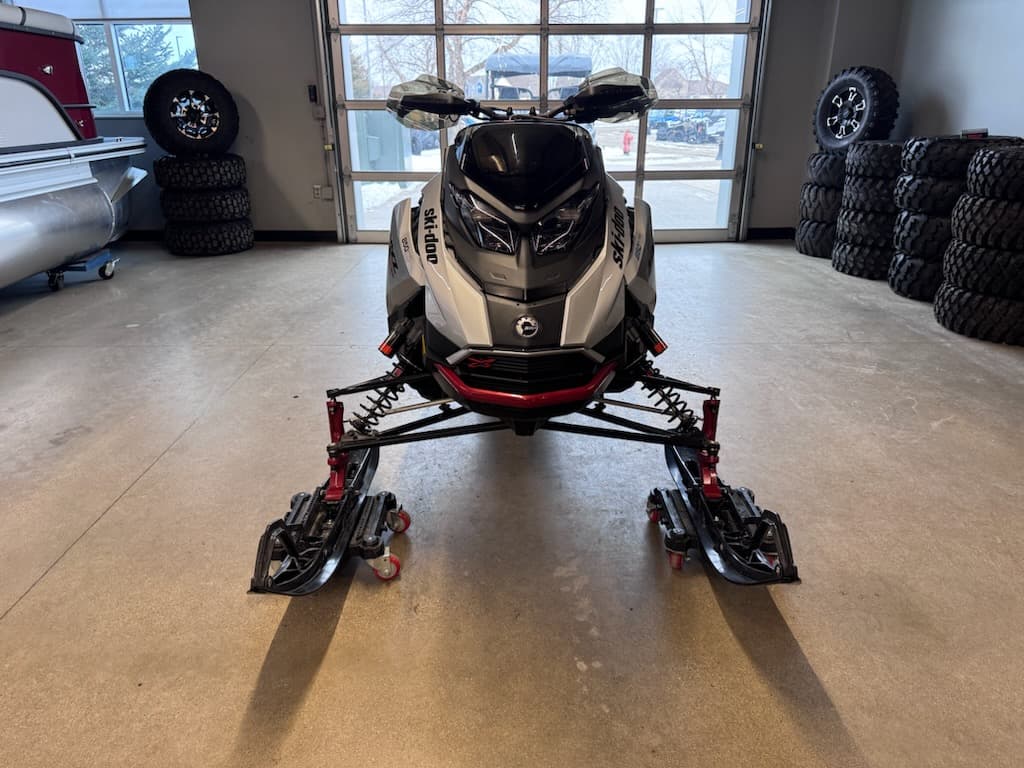2024 Ski-Doo MXZ X-RS 850